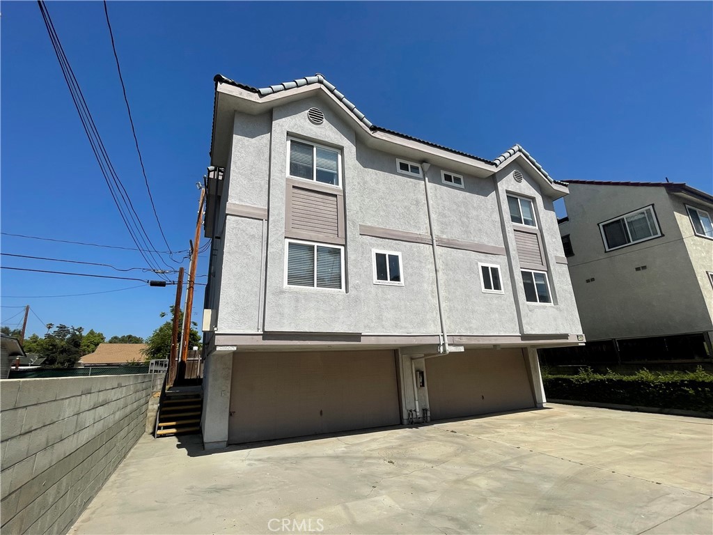 Properties 3 112 N Primrose Avenue