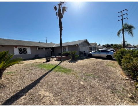Photo of 2924 W Mcfadden Avenue, Santa Ana, CA 92704 (MLS # OC25182182)