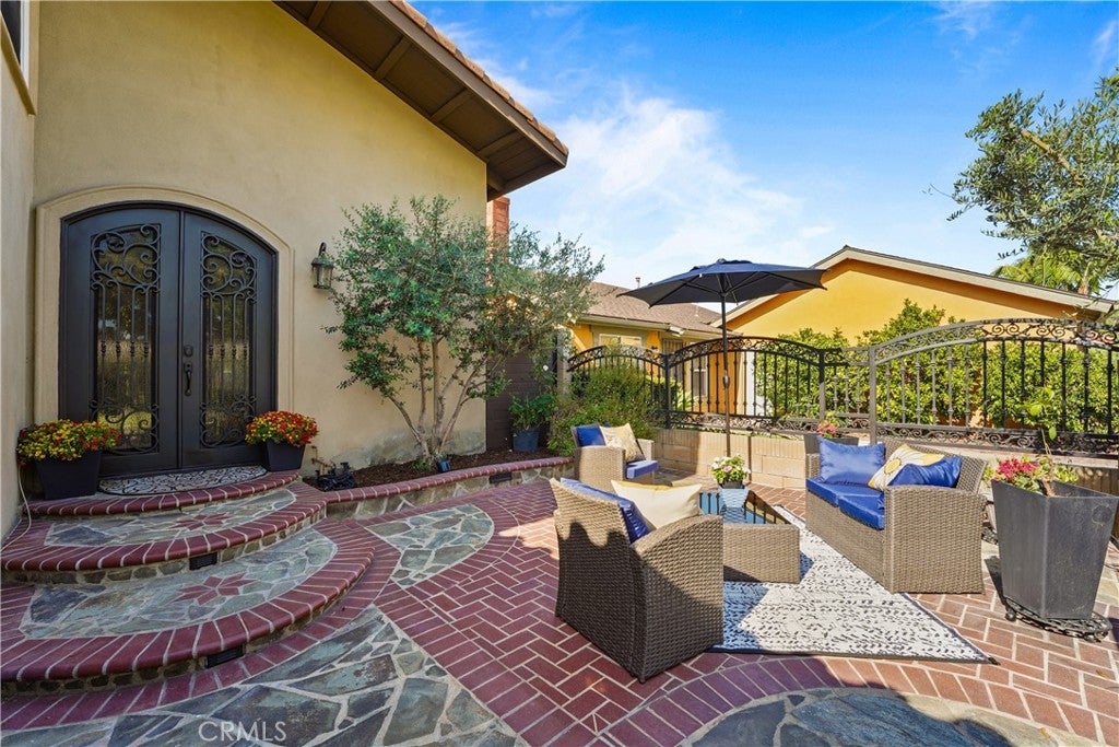 1571 W Tedmar