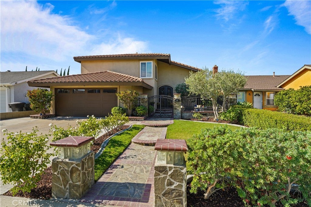 1571 W Tedmar