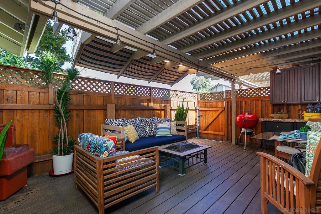 5358 Caminito Velasquez