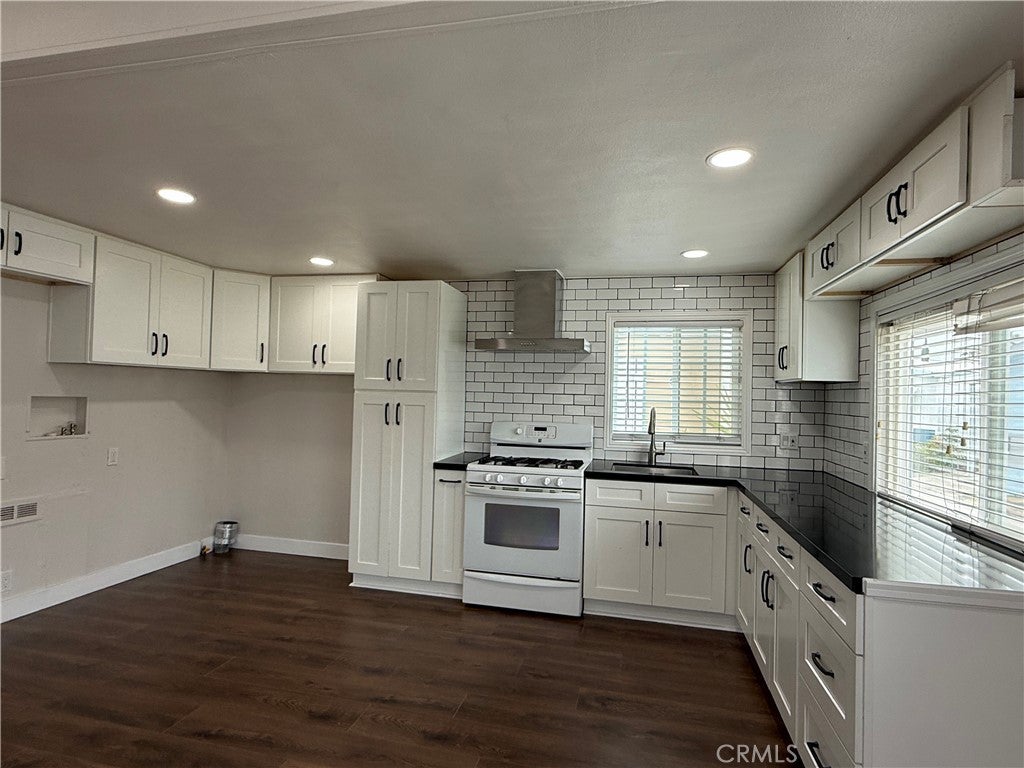 1741 Pomona Avenue 21