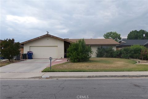Photo of 3718 Barbara Avenue, Bakersfield, CA 93309 (MLS # SR26101891)