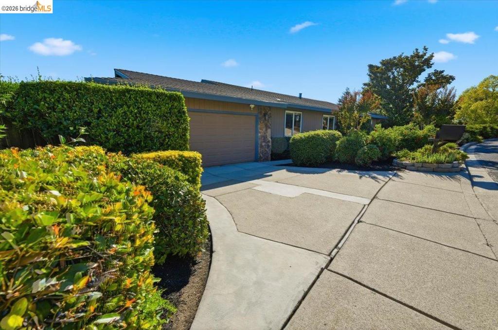 733 Daffodil Way