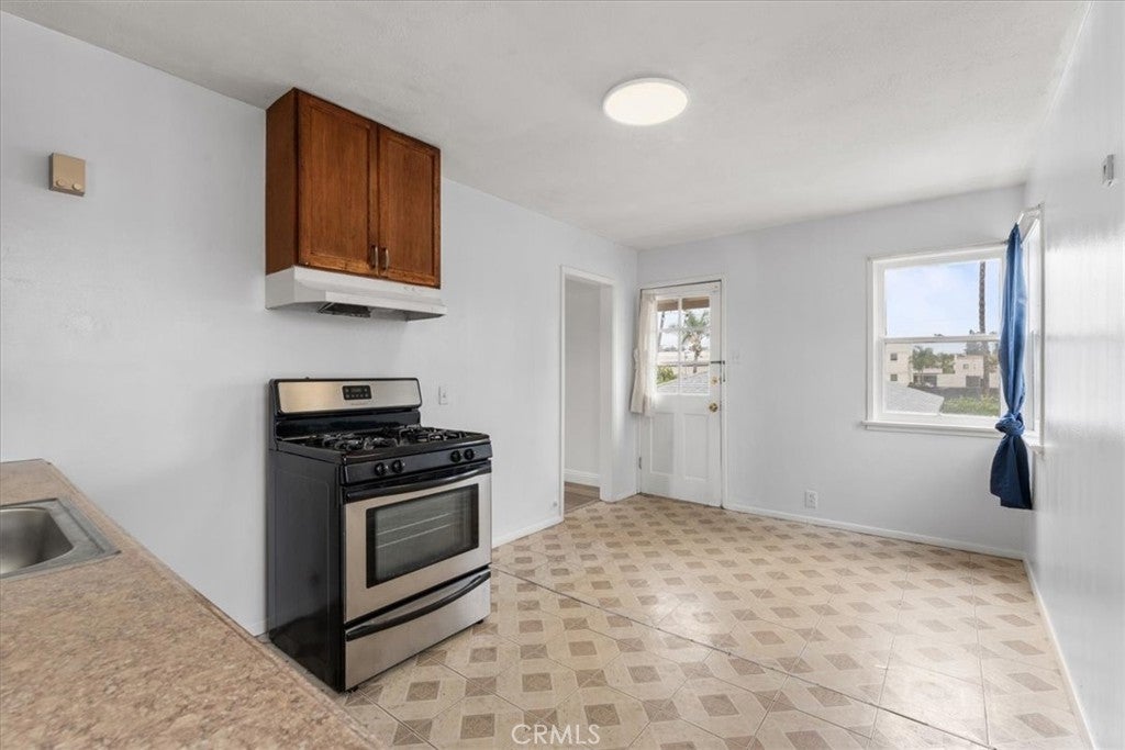 924 S Broadway