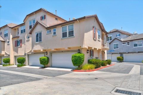 Photo of 1653 Sourwood Pl Pl, Chula Vista, CA 91915 (MLS # PTP2601661)