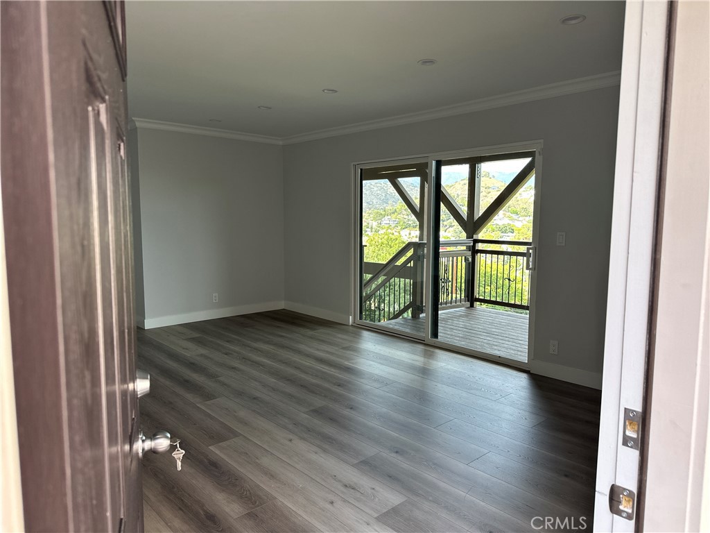 Nestled in the tranquil hills of Glassell Park (Adjacent to Glendale), this newly constructed two-bedroom, 1.5-bath ADU offers modern living with traditional charm. Spanning approximately 1,000 sq. ft., the residence boasts an open-concept design and abundant natural light, complemented by a perfect view of the surrounding neighborhood. This residence is ideal for professionals or small families seeking a blend of modern amenities and classic design in a serene neighborhood setting.
