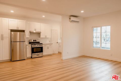 Photo of 4521 Hollywood Boulevard #5, Los Angeles, CA 90027 (MLS # 26842843)