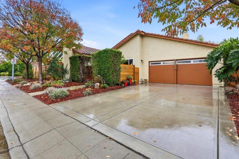 Photo of 1306 Mount Shasta Avenue, Milpitas, CA 95035 (MLS # ML82065644)
