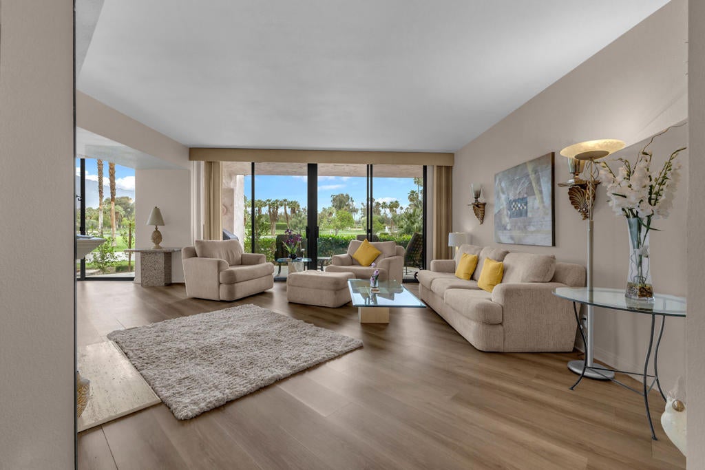 910 Island Drive 112