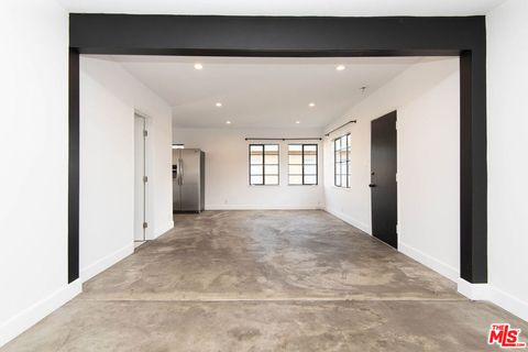 Photo of 822 N Detroit Street #826.5, Los Angeles, CA 90046 (MLS # 25588403) Photo of 822 N Detroit Street #826.5, Los Angeles, CA 90046 (MLS # 25588403)