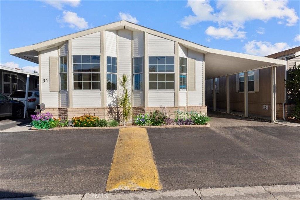 9080 Bloomfield Avenue 31