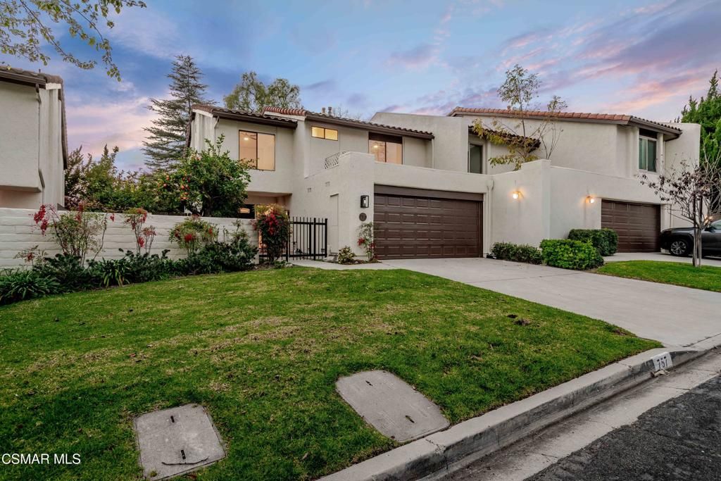 Photo of 757 Shadow Lake Drive, Thousand Oaks, CA 91360 (MLS # 226000088)