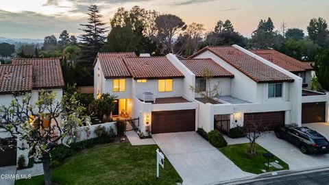 Photo of 757 Shadow Lake Drive, Thousand Oaks, CA 91360 (MLS # 226000088)