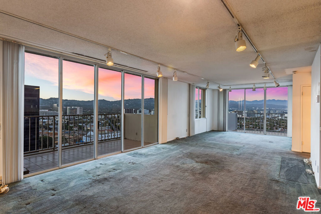 2170 Century Parkway 1902