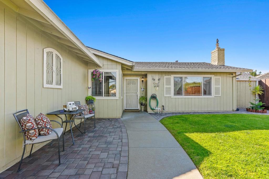 11 Saint Charles Place