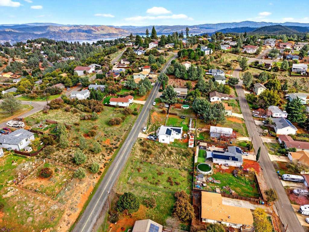 9967 Fairway Dr