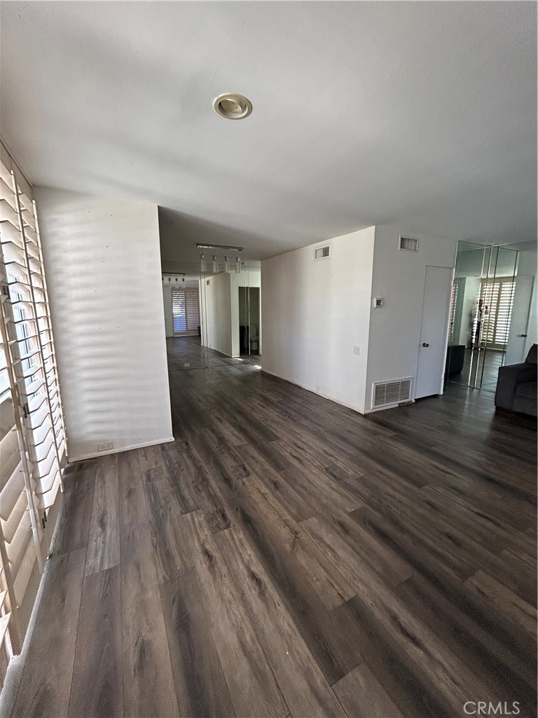 Palm Springs C.C. (33113) - Residential