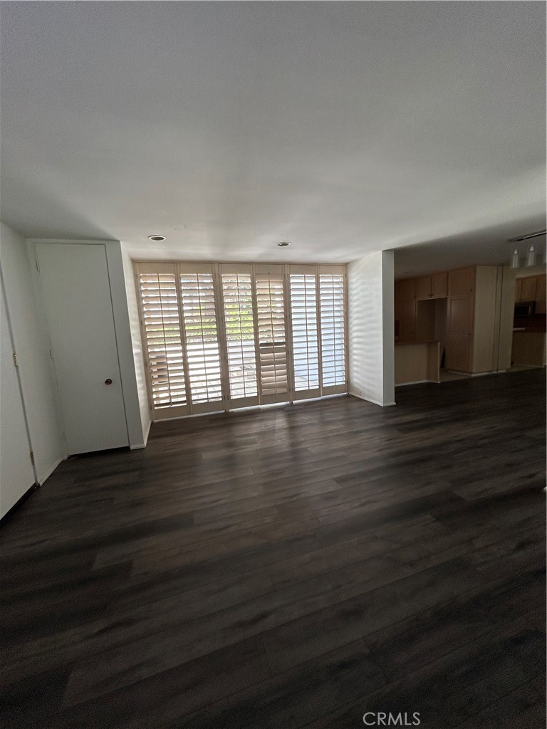 2521 N Whitewater Club