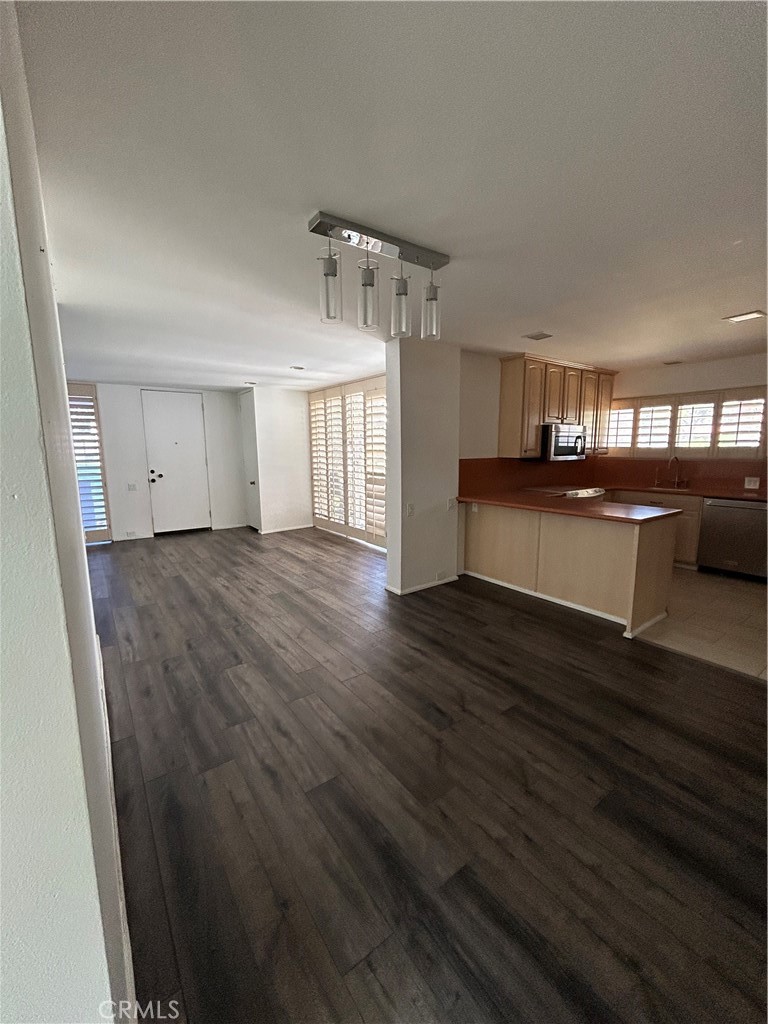 Palm Springs C.C. (33113) - Residential
