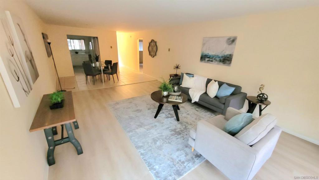 2540 Clairemont Dr. 202