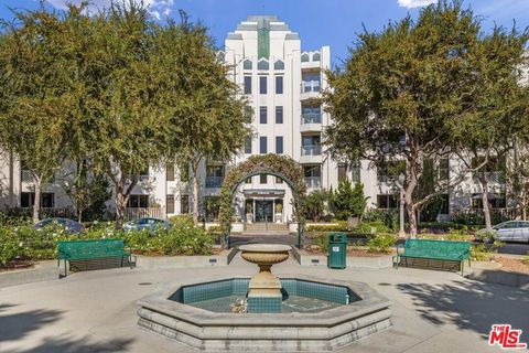Photo of 5625 Crescent Parkway #324, Playa Vista, CA 90094 (MLS # 26827687)