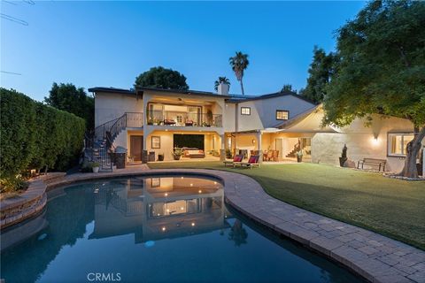 Photo of 22702 Califa Street, Woodland Hills, CA 91367 (MLS # SR26091673)