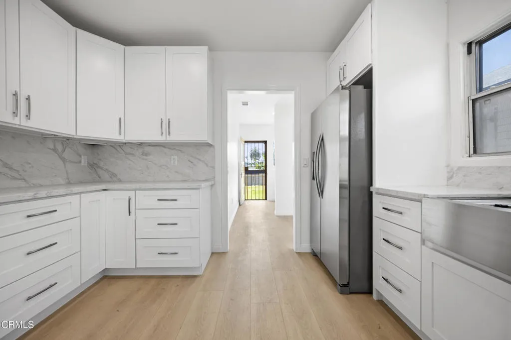 Los Angeles, California 90018, United States, 2 Bedrooms Bedrooms, ,2 BathroomsBathrooms,Residential,Active,185379