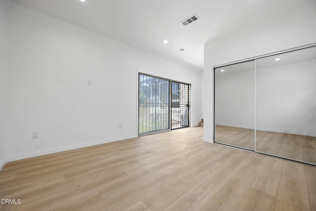 Los Angeles, California 90018, United States, 2 Bedrooms Bedrooms, ,2 BathroomsBathrooms,Residential,Active,185379