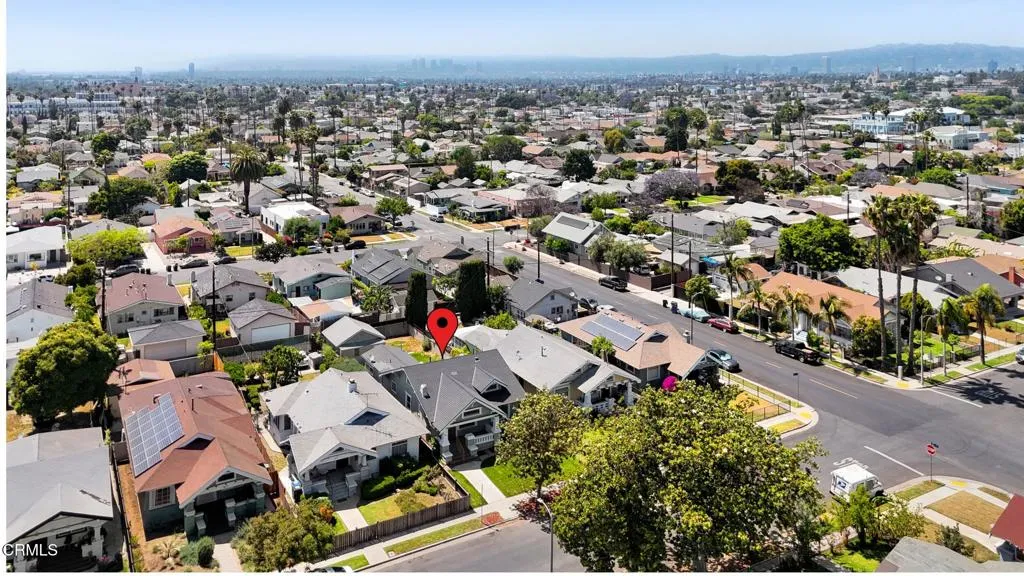 Los Angeles, California 90018, United States, 2 Bedrooms Bedrooms, ,2 BathroomsBathrooms,Residential,Active,185379