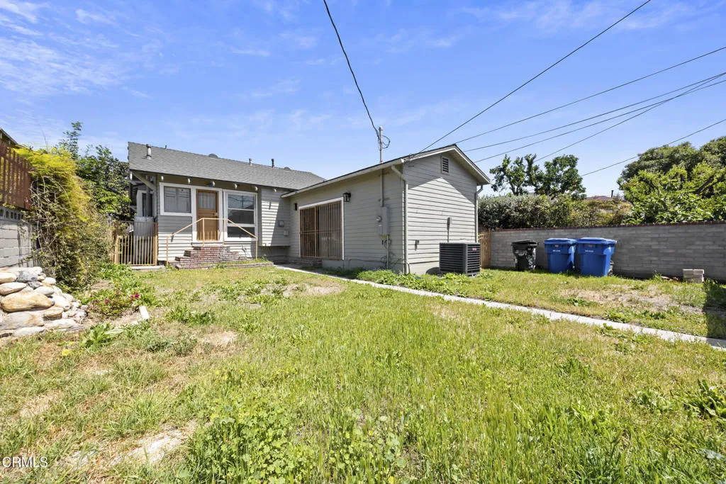 Los Angeles, California 90018, United States, 2 Bedrooms Bedrooms, ,2 BathroomsBathrooms,Residential,Active,185379