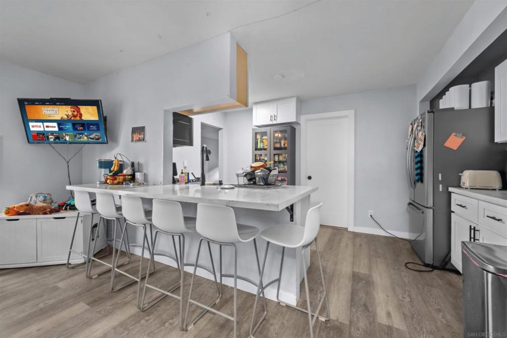 6233 Mary Lane Dr