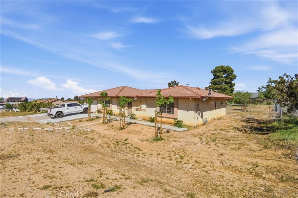 9323 Serra