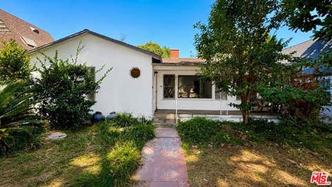 Photo of 3101 Virginia Avenue, Santa Monica, CA 90404 (MLS # 26866011)