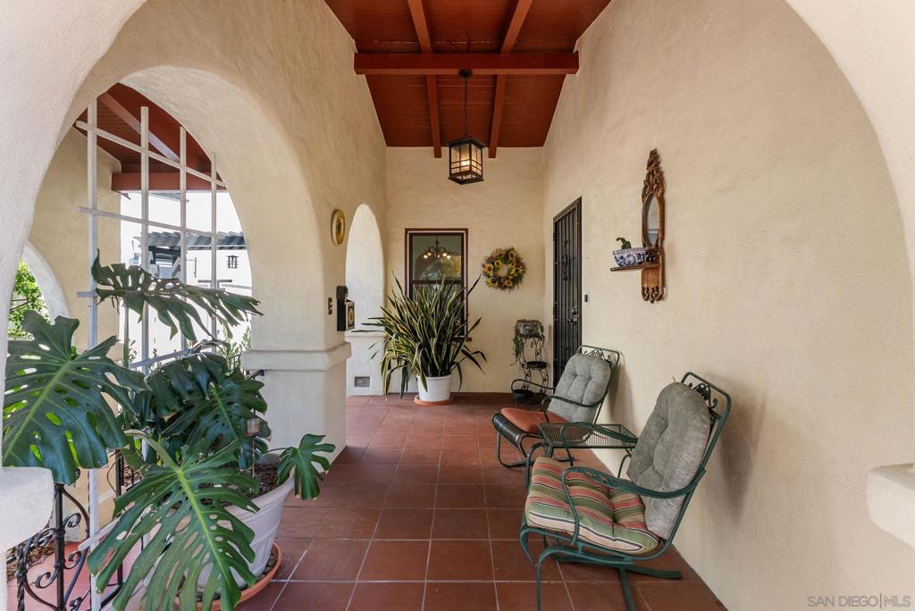 4010 S Hempstead Circle