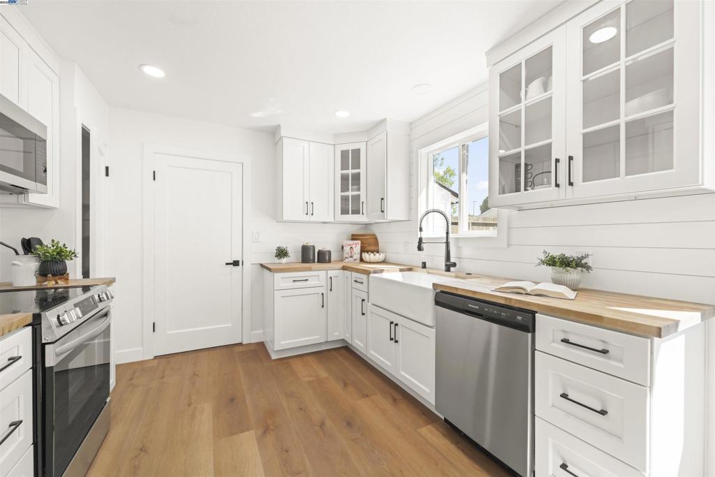 COLUMBIA ORCHARD - Residential