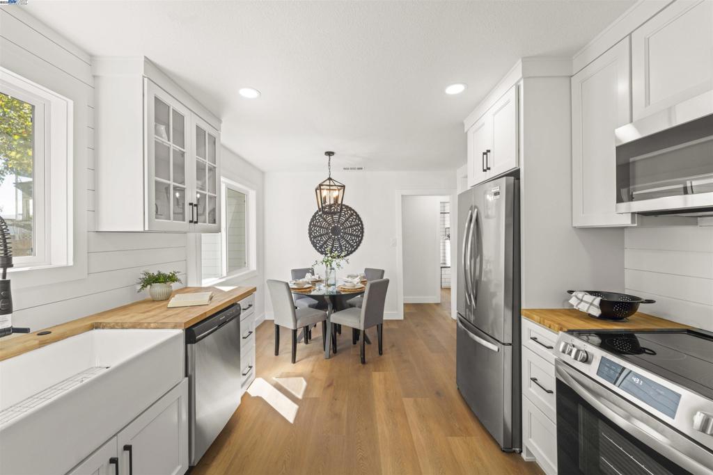 COLUMBIA ORCHARD - Residential