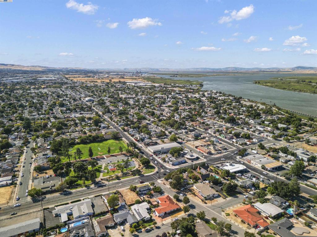 COLUMBIA ORCHARD - Residential