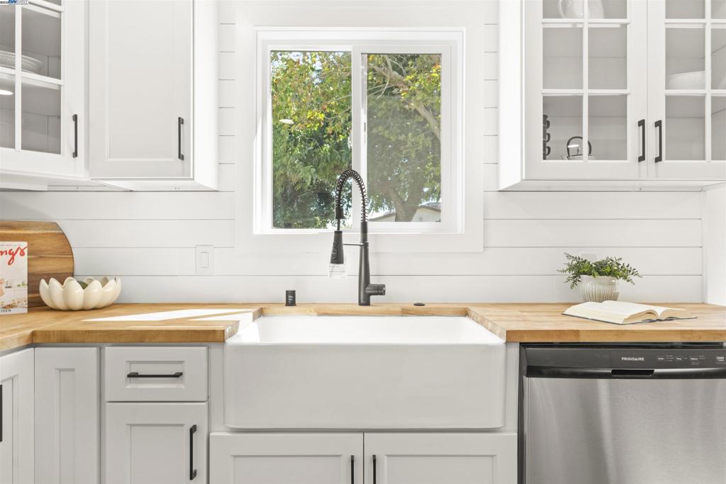 COLUMBIA ORCHARD - Residential