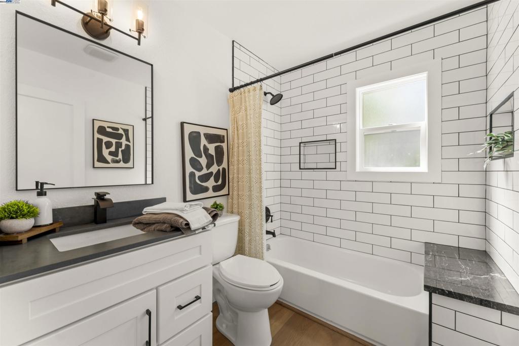 COLUMBIA ORCHARD - Residential