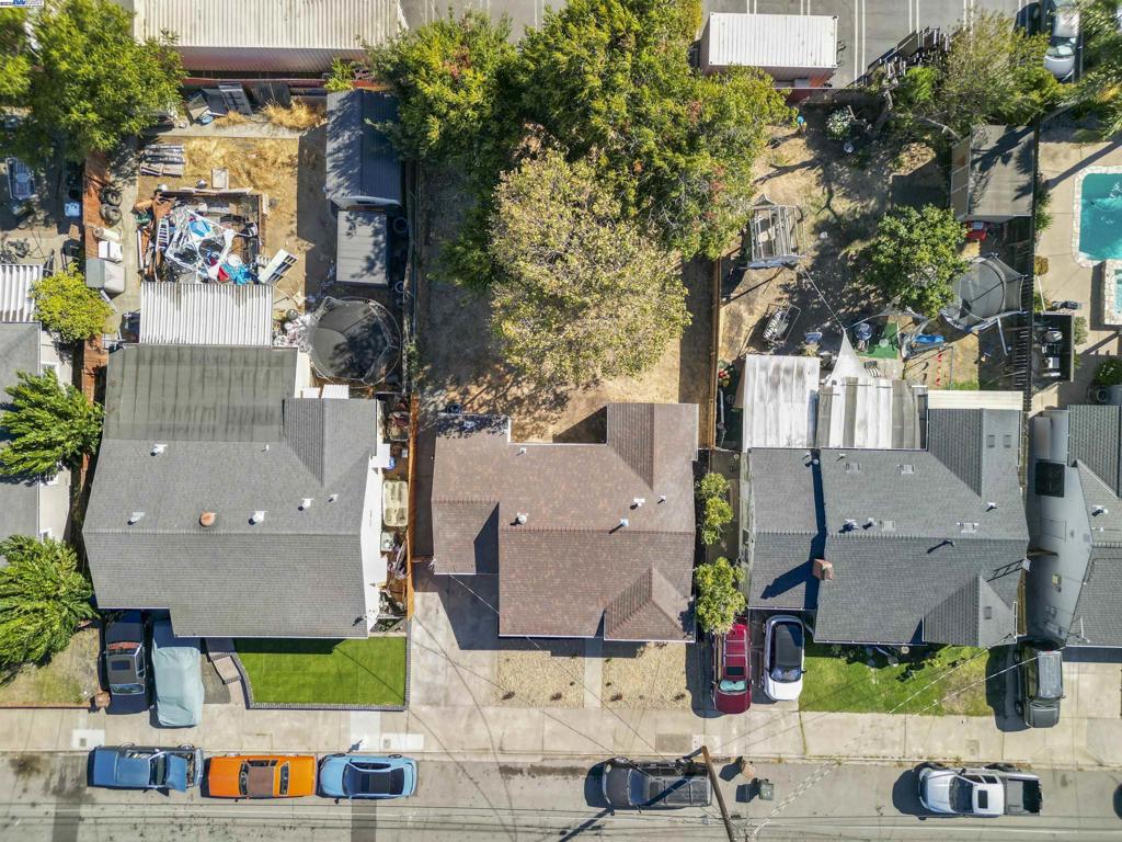 COLUMBIA ORCHARD - Residential