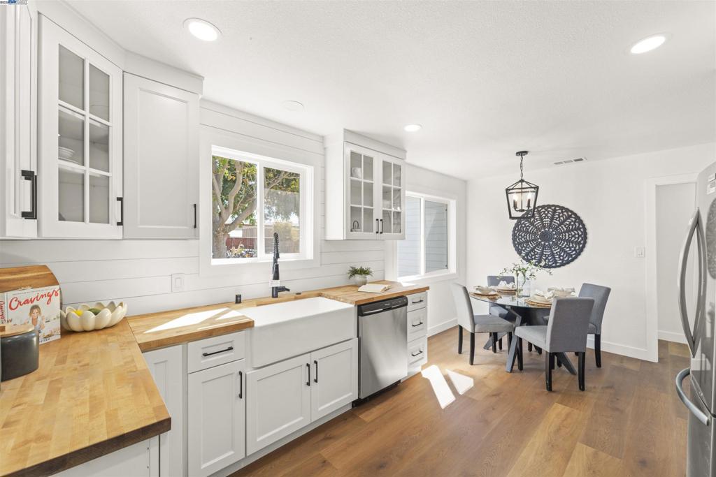 COLUMBIA ORCHARD - Residential