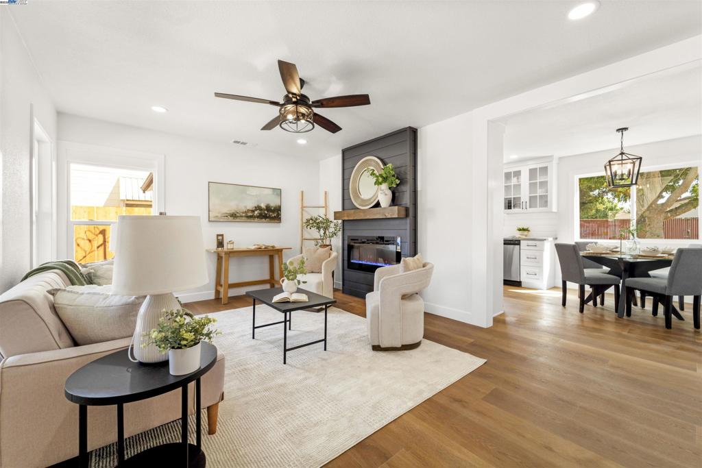 COLUMBIA ORCHARD - Residential