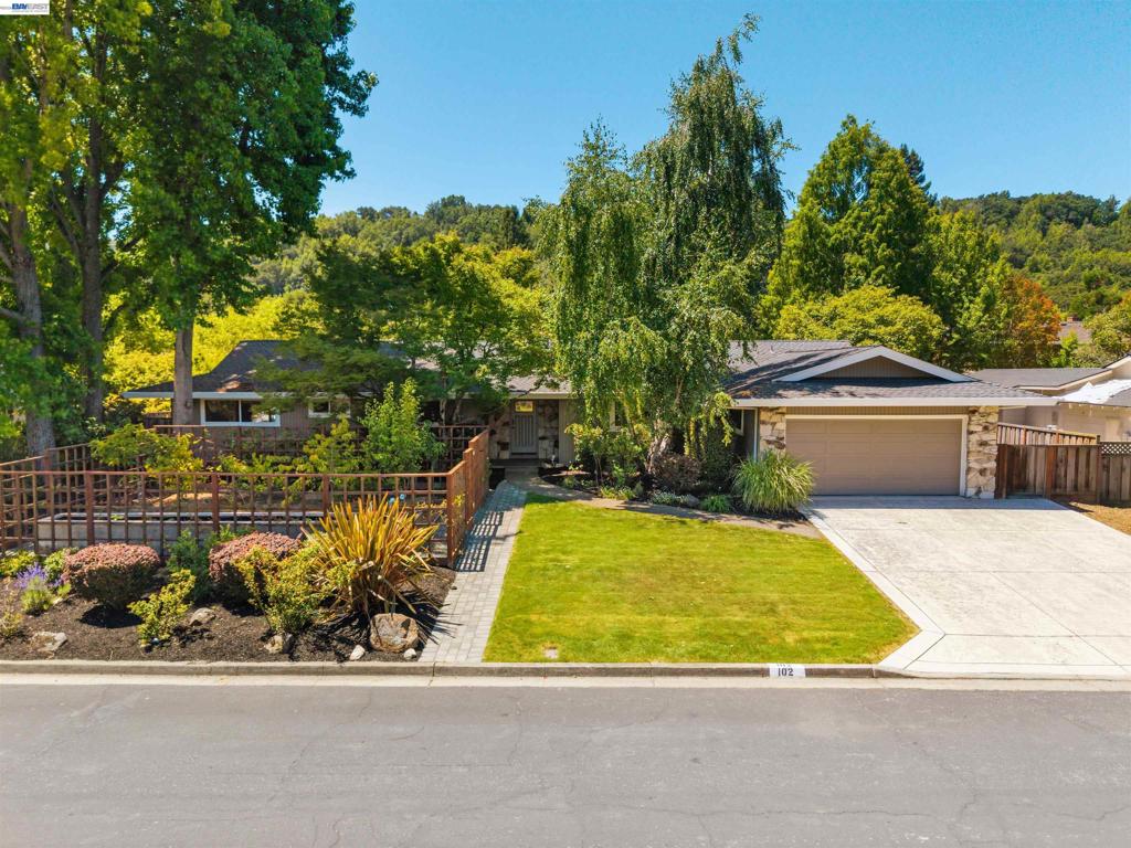 102 Brookfield Dr DR