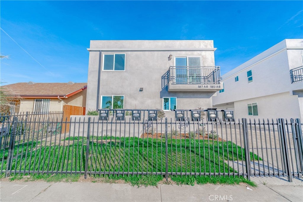 1201 E 59th Place