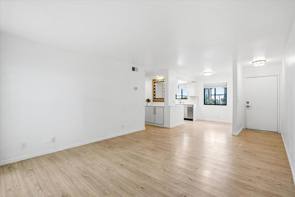 1050 E Ramon Road 20