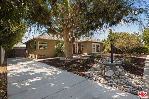 Photo of 1748 Stanton Avenue, Glendale, CA 91201 (MLS # 26871863)