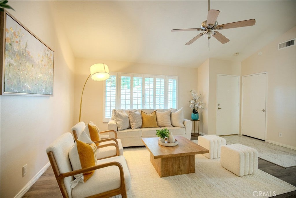 2528 N Tustin D