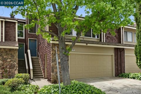 Photo of 238 Thistle Cir, Martinez, CA 94553 (MLS # 41132718)