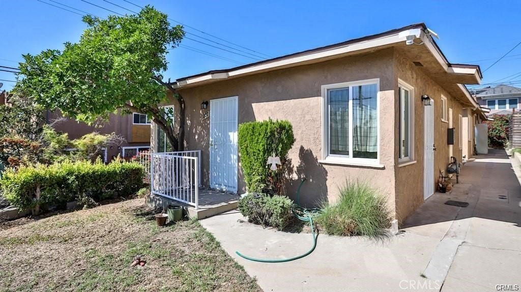 1877 S Cloverdale